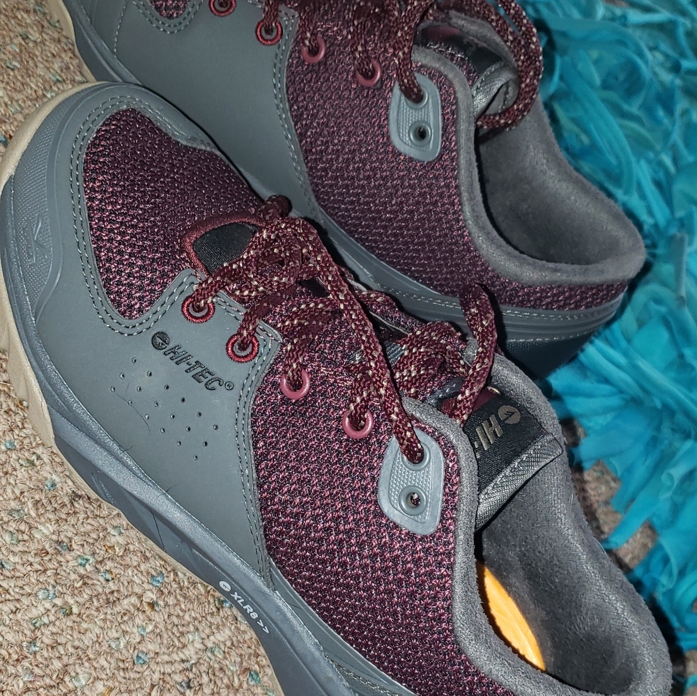 Hiking boots/sneakers